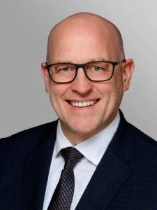 Tobias Osseforth, (Mag. rer. publ.)