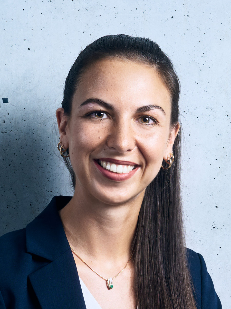 Sarah Beischau, Maître en droit